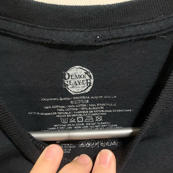 Demon Slayer top - Picture 4 of 9